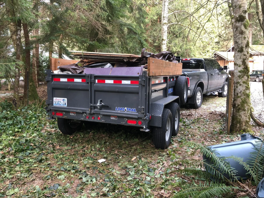 landscape company cleans up extra outdoor debris